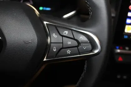 Photo 30 Renault Captur  E-Tech full hybrid 145 ch