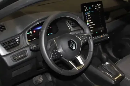 Photo 42 Renault Captur  E-Tech full hybrid 145 ch