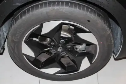 Photo 15 Renault Captur  E-Tech full hybrid 145 ch