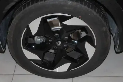 Photo 8 Renault Captur  E-Tech full hybrid 145 ch