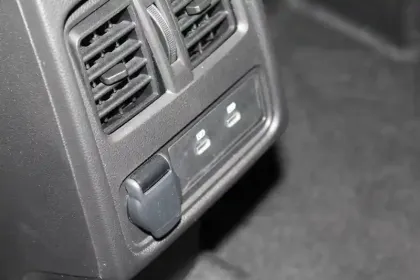 Photo 45 Renault Captur  E-Tech full hybrid 145 ch