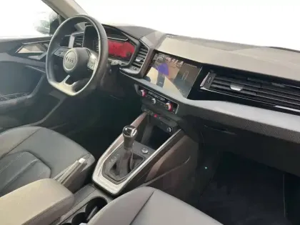 Photo 8 Audi A1  Allstreet 30 TFSI 110 ch S tronic 7