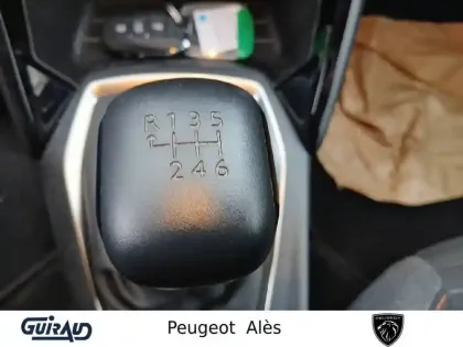 Photo 57 Peugeot 208  PureTech 100 S&S BVM6