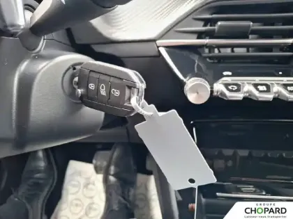 Photo 39 Peugeot 2008  Hybrid 145 e-DCS6