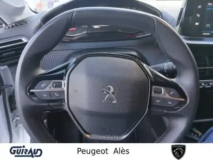 Photo 61 Peugeot 208  PureTech 100 S&S BVM6