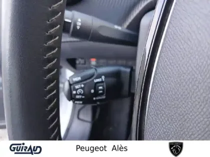 Photo 62 Peugeot 208  PureTech 100 S&S BVM6