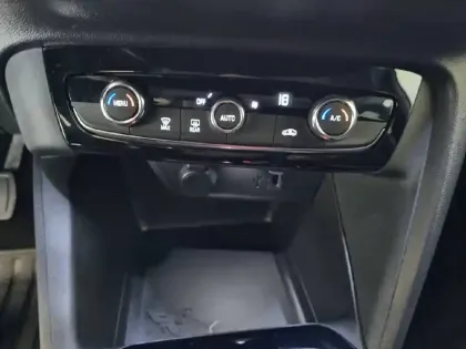 Photo 40 Opel Corsa  Electrique 136 ch & Batterie 50 kw/h