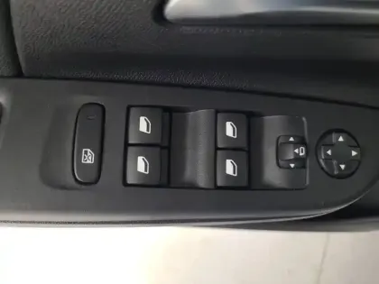 Photo 13 Opel Corsa  Electrique 136 ch & Batterie 50 kw/h