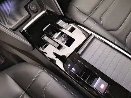 Photo 13 Citroën C4  PureTech 130 S&S EAT8