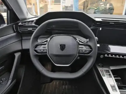 Photo 8 Peugeot 308  Plug-in Hybrid 195 ch e-DCS7