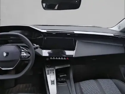 Photo 27 Peugeot 308  Plug-in Hybrid 195 ch e-DCS7