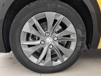 Photo 12 Peugeot 208  Electrique 50 kWh 136ch