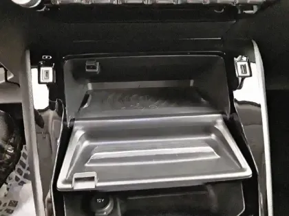 Photo 22 Peugeot 2008  Moteur électrique 136 ch