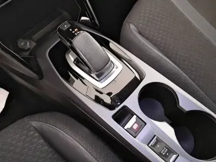 Photo 13 Peugeot 2008  Moteur électrique 136 ch