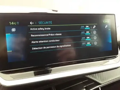 Photo 21 Peugeot 2008  Moteur électrique 136 ch