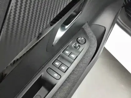 Photo 38 Peugeot 208  Hybrid 110 e-DCS6