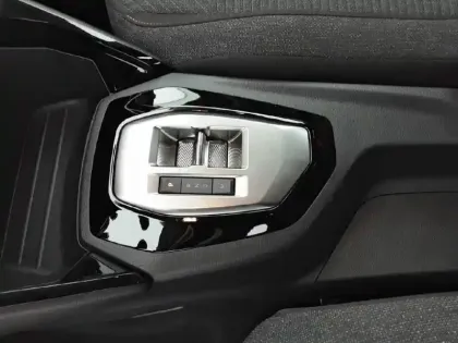 Photo 33 Peugeot 208  Hybrid 110 e-DCS6