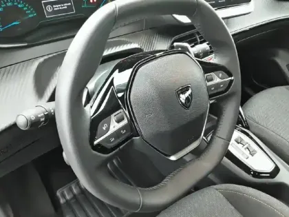 Photo 25 Peugeot 208  Hybrid 110 e-DCS6