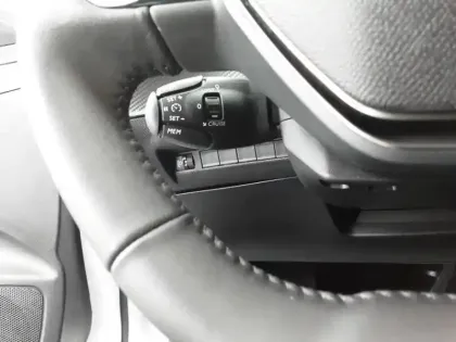 Photo 17 Peugeot 208  Hybrid 110 e-DCS6