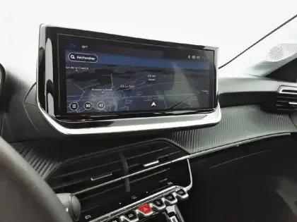 Photo 19 Peugeot 208  Hybrid 110 e-DCS6