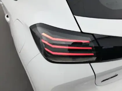 Photo 15 Peugeot 208  Hybrid 110 e-DCS6