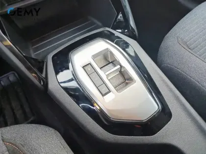 Photo 14 Peugeot 208  Hybrid 110 e-DCS6