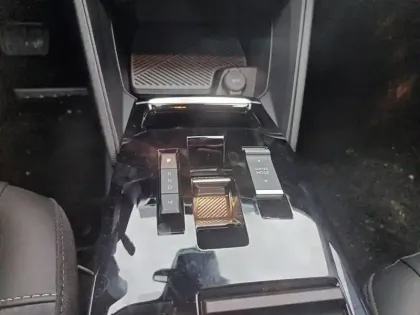 Photo 13 Citroën C4  Hybride 136 e-DCS6