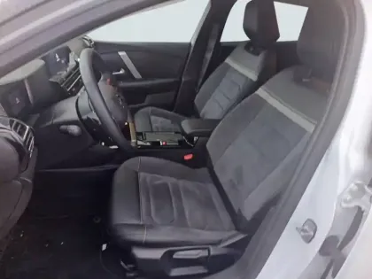 Photo 10 Citroën C4  Hybride 136 e-DCS6