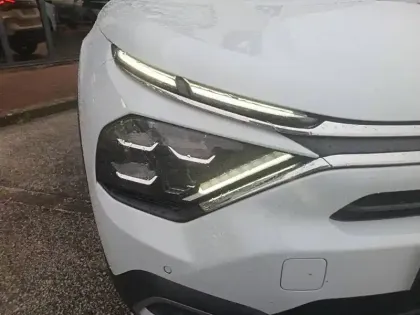 Photo 15 Citroën C4  Hybride 136 e-DCS6