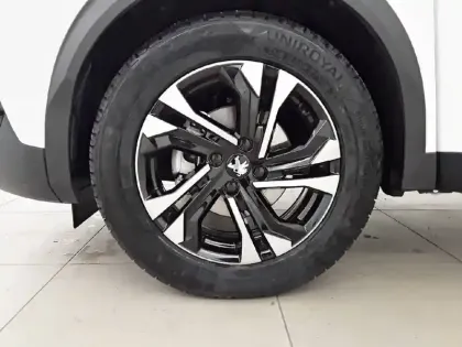 Photo 12 Peugeot 2008  PureTech 130 S&S EAT8