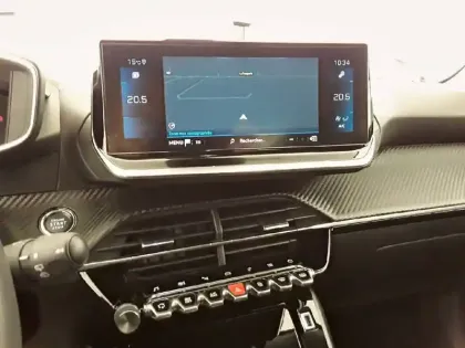 Photo 14 Peugeot 2008  PureTech 130 S&S EAT8