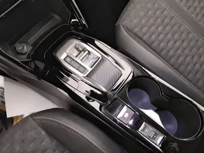 Photo 13 Peugeot 2008  PureTech 130 S&S EAT8