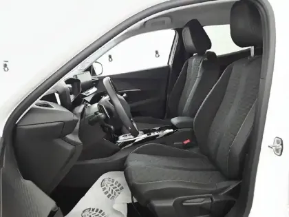 Photo 34 Peugeot 2008  PureTech 130 S&S EAT8