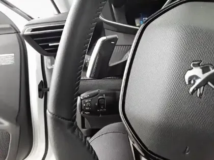 Photo 22 Peugeot 2008  PureTech 130 S&S EAT8