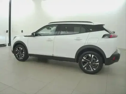 Photo 32 Peugeot 2008  PureTech 130 S&S EAT8