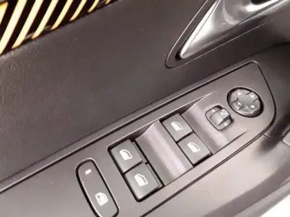 Photo 24 Peugeot 2008  PureTech 130 S&S EAT8