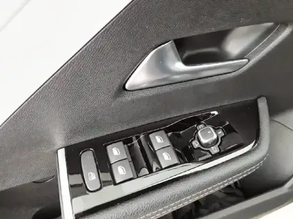 Photo 24 Opel Astra  1.2 Turbo 130 ch BVA8