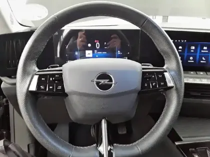 Photo 8 Opel Astra  1.2 Turbo 130 ch BVA8