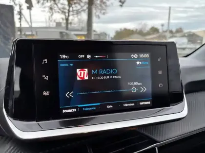 Photo 19 Peugeot 208  PureTech 75 S&S BVM5