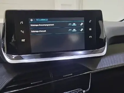 Photo 42 Peugeot 208  PureTech 75 S&S BVM5