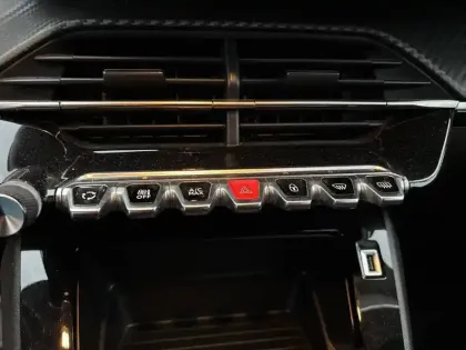 Photo 14 Peugeot 208  PureTech 75 S&S BVM5