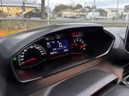 Photo 9 Peugeot 208  PureTech 75 S&S BVM5