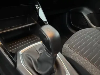 Photo 13 Peugeot 208  PureTech 75 S&S BVM5