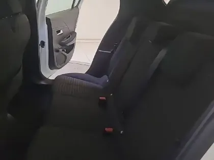 Photo 31 Peugeot 208  PureTech 75 S&S BVM5