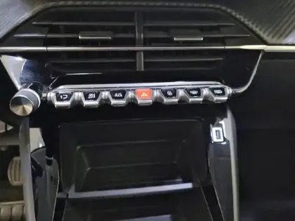 Photo 44 Peugeot 208  PureTech 75 S&S BVM5