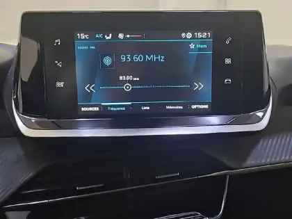 Photo 38 Peugeot 208  PureTech 75 S&S BVM5