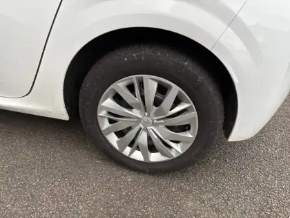 Photo 12 Peugeot 208  PureTech 75 S&S BVM5