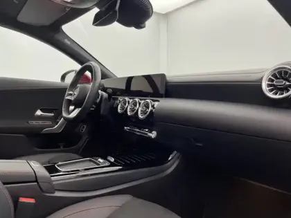 Photo 31 Mercedes CLA  Shooting Brake 250 e 8G-DCT