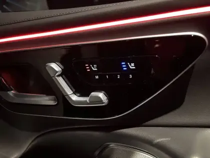 Photo 31 Mercedes Classe E  Break 300 e Hybrid EQ 9G-Tronic