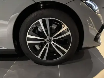 Photo 36 Mercedes EQE  300